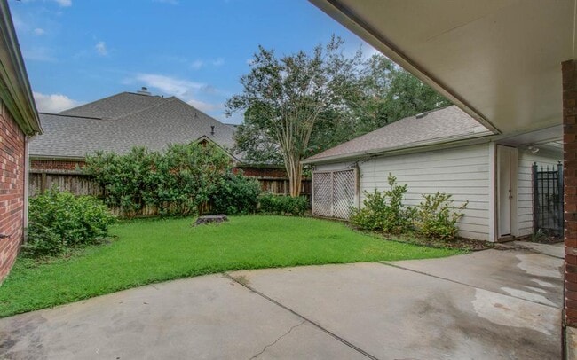 Building Photo - 16839 Willow Bend Ct