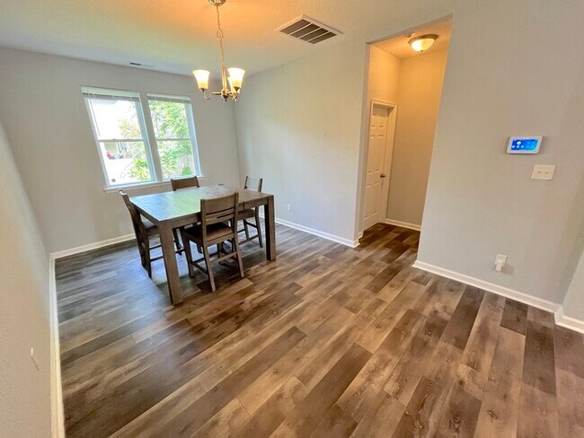 Building Photo - COME MEET YOUR NEW HOME! BRAND NEW & UPDATED!