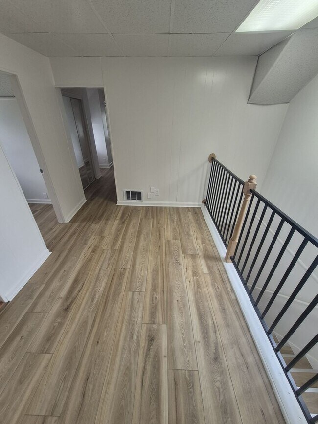 Building Photo - 143 Kenton St