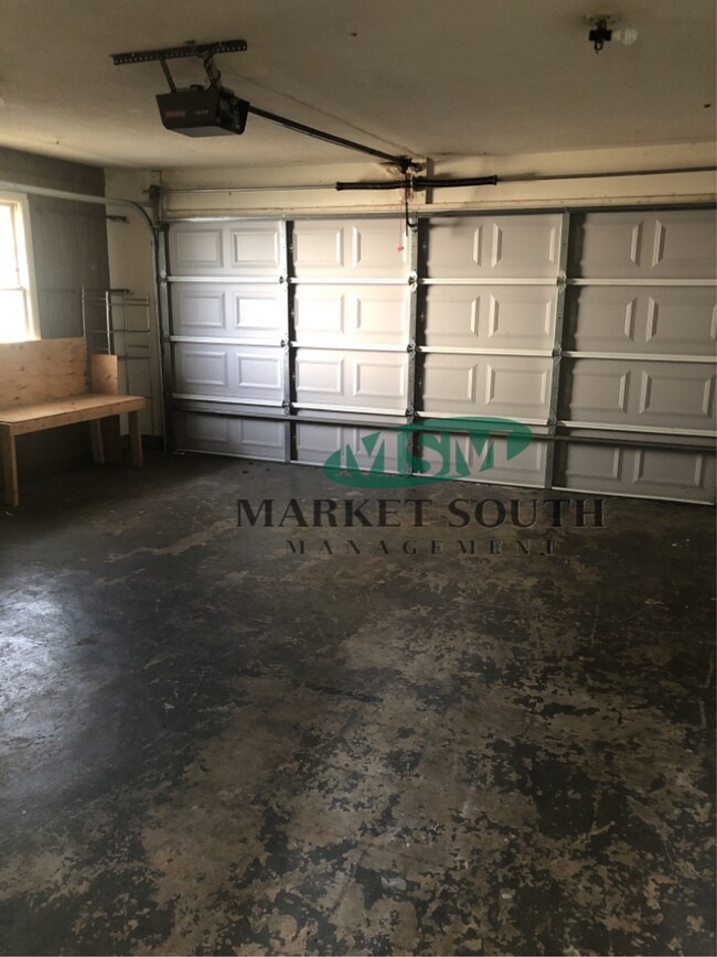 Building Photo - SOUTHSIDE - WINDSOR FOREST