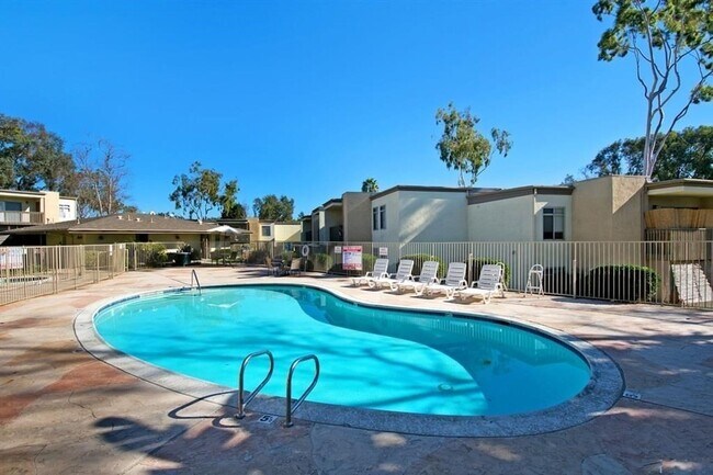 Building Photo - Upper Level Condo in Gated Arbor Hill!