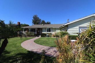 Building Photo - 1054 N Grand St