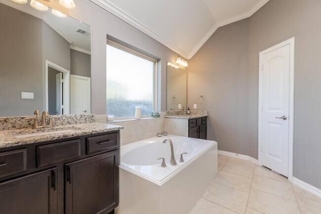 Building Photo - 8727 Hideout Bnd