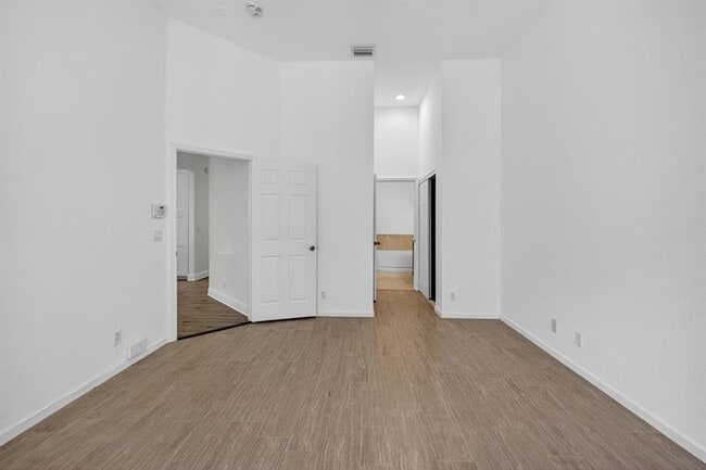 Building Photo - 5711 NW 125th Ave