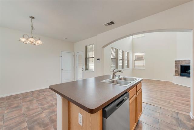 Building Photo - 9913 Lexington Dr