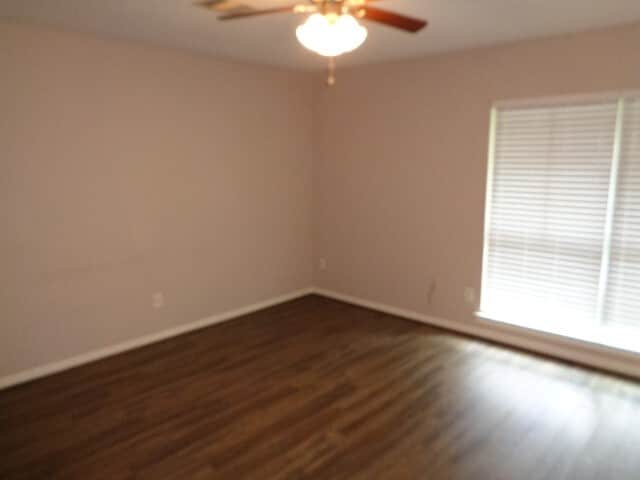 Building Photo - 102 Marabou Pl