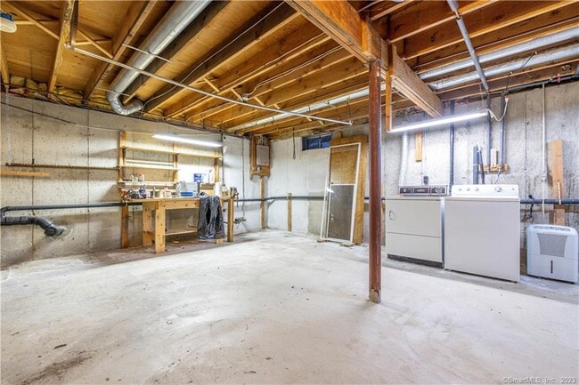 Building Photo - 113 Brandegee Ln