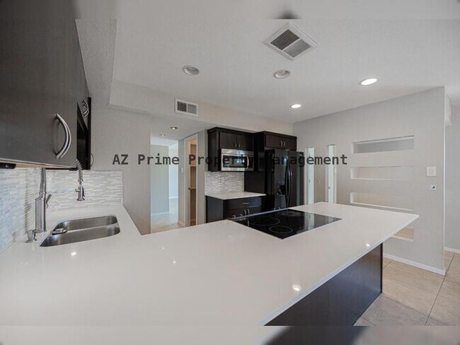 Building Photo - 1218 E Carter Dr