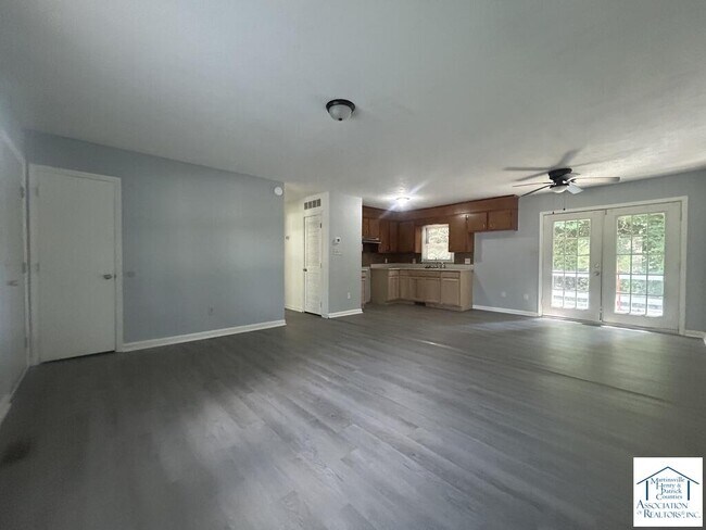 Building Photo - 804 Royal Dr