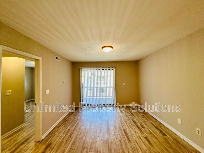 Building Photo - 211 Sunn Aire Ct