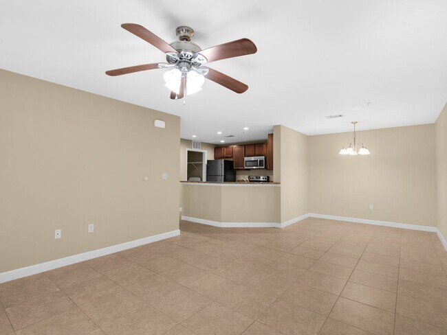 Building Photo - Beautiful 1 Bedroom Apartment in Fort Walton Beach!