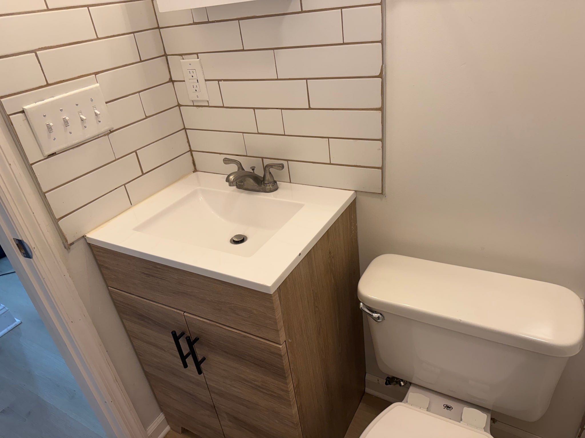 Building Photo - 922 Hastings St