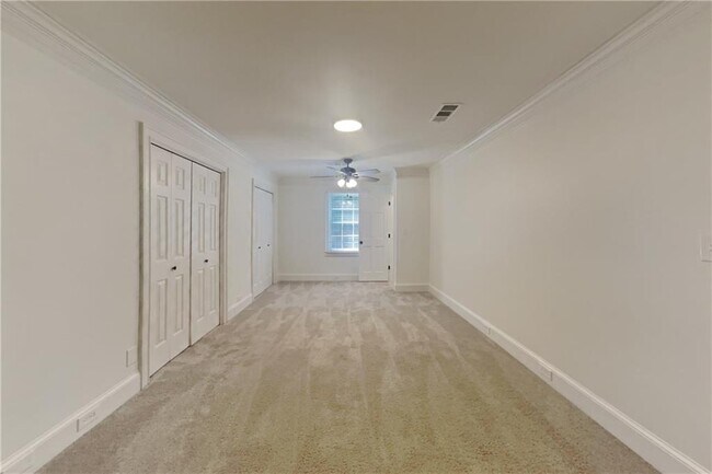 Building Photo - 5340 Bannergate Dr