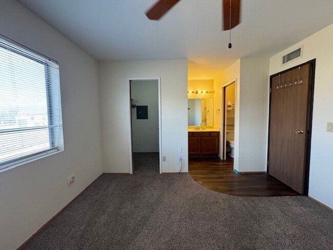 Building Photo - 1 BR 2Ba Condo across Colorado River, pool,spa,gated entry-All Appliances included