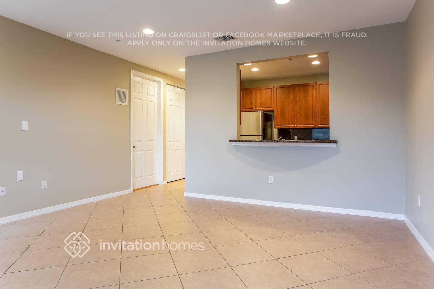 Building Photo - 1382 Vía De Pepi