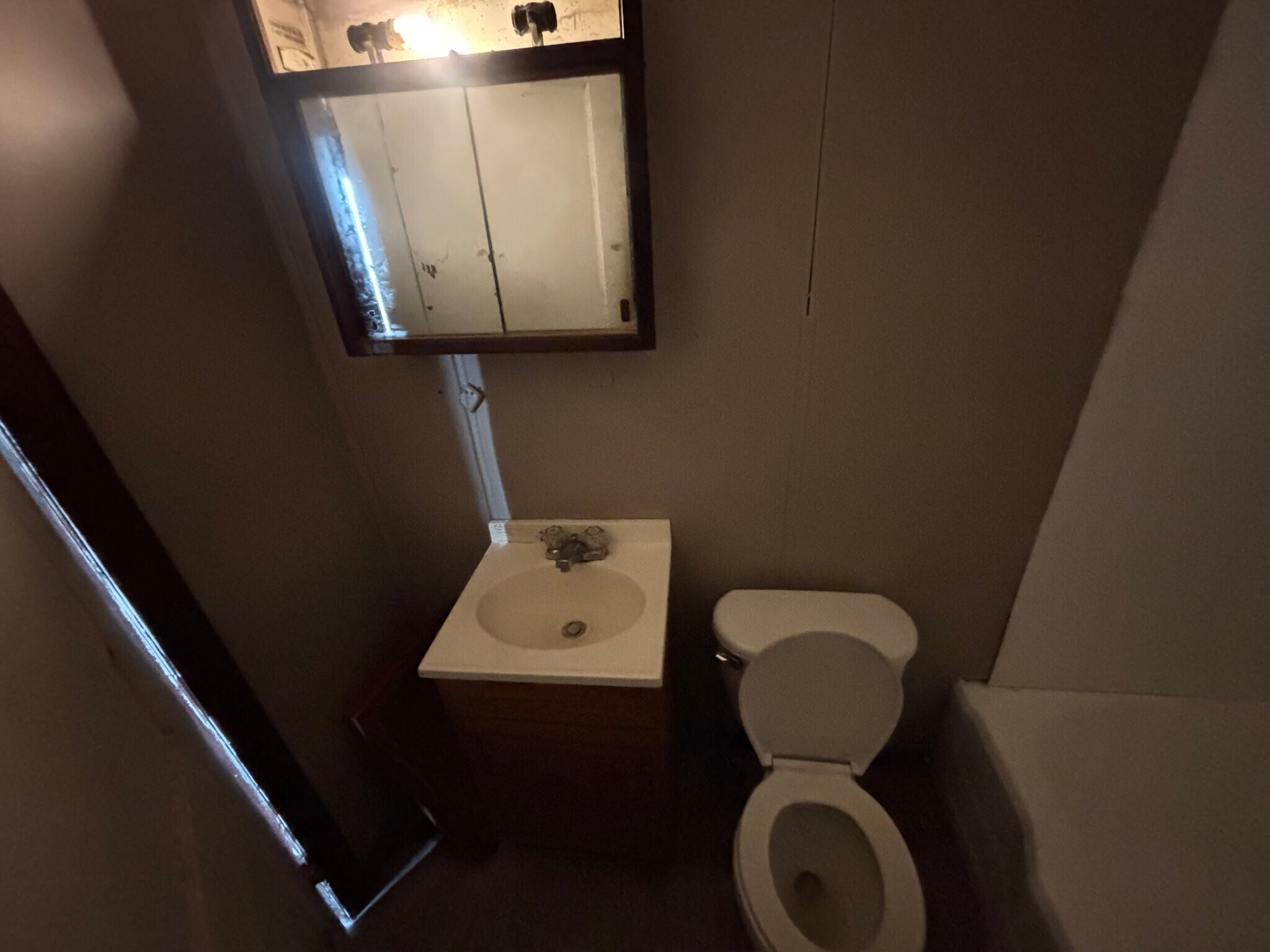 Building Photo - 924 N Edmond St