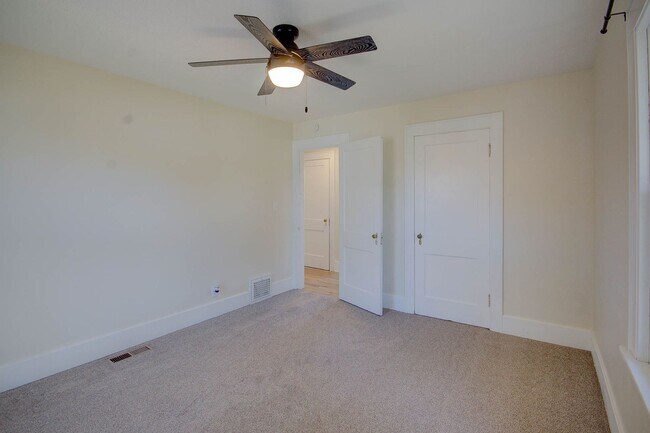 Building Photo - Completely remodeled 3 bed home