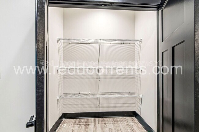 Building Photo - 416 Eastern Ave