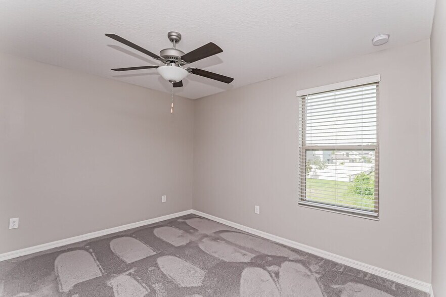 Building Photo - 5125 Dandelion St