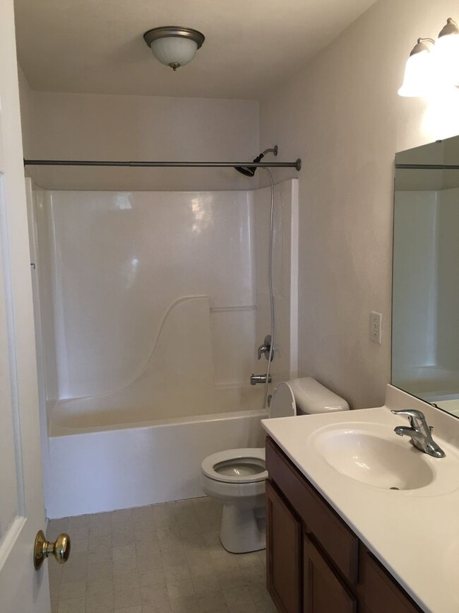 Building Photo - * Re-rental lease through 6/30/2027 * 4 Be...