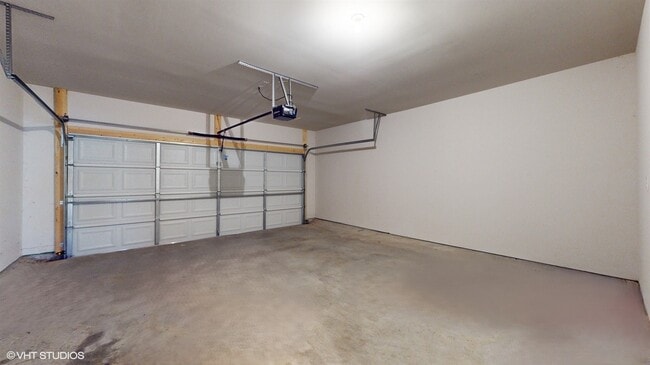 Building Photo - 3302 Bridgewood Dr