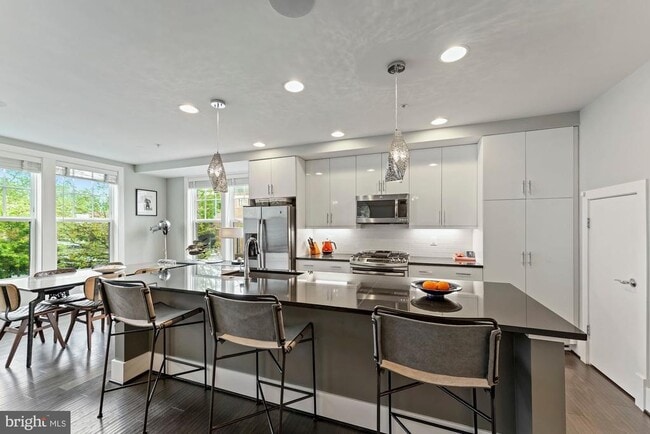 Building Photo - 783 Morton St NW