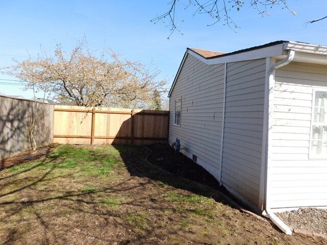 Building Photo - 2Bd/1Ba Single Story House - Available to ...