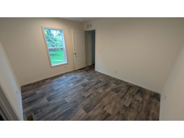 Building Photo - 152 Lynn Ln