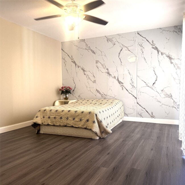 Building Photo - 2457 Briarwest Blvd