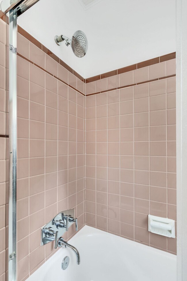 Building Photo - 5040 Stillwood Dr