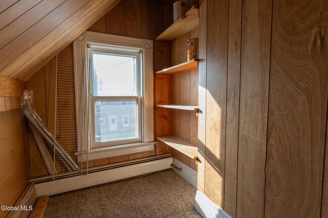 Building Photo - 104 Lawrence St