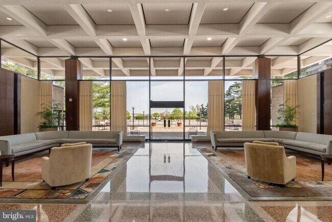 Building Photo - 3705 S George Mason Dr