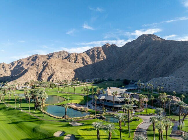 Building Photo - 45737 Club Dr