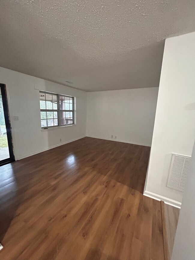 Building Photo - 3624-3626shi