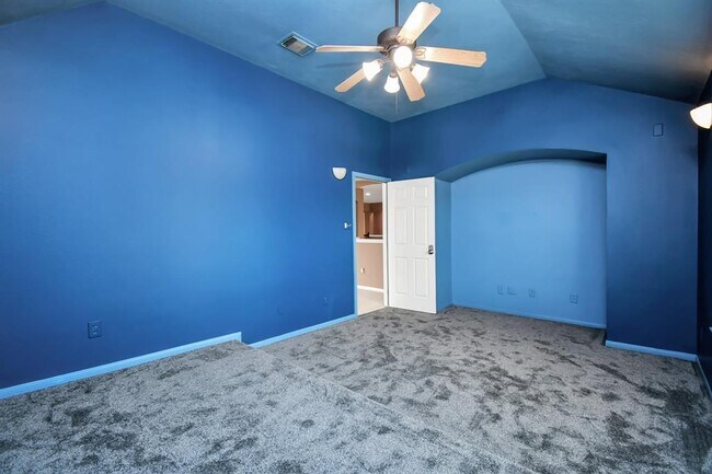 Building Photo - 2523 Sunstone Ln