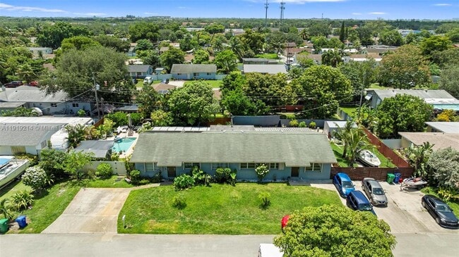 Building Photo - 1912 SW 97th Terrace