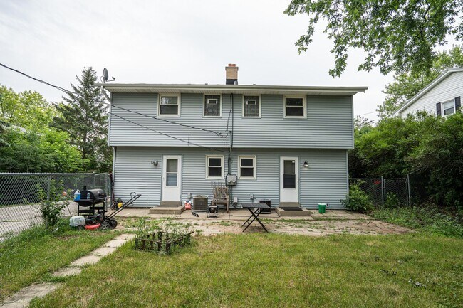 Building Photo - Josephine