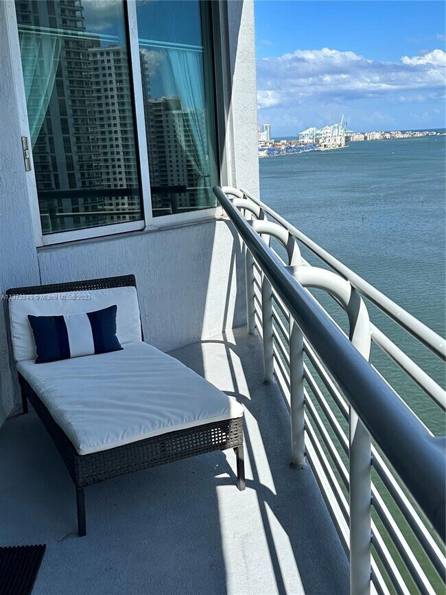 Building Photo - 325 S Biscayne Blvd