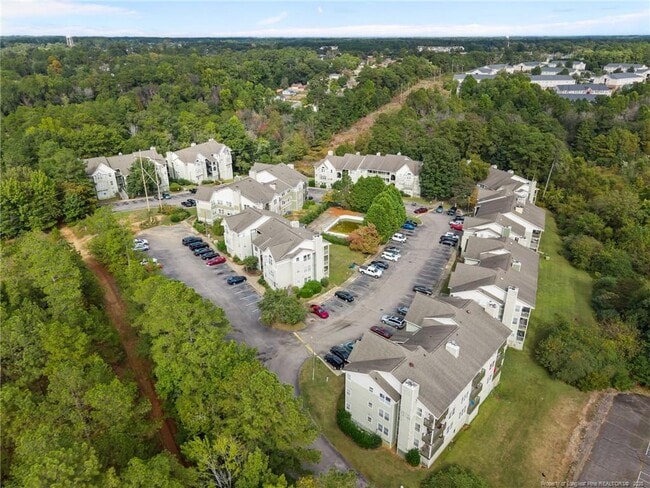 Building Photo - 962 Stewarts Creek Dr