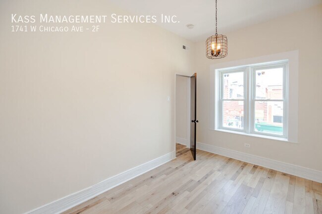Building Photo - 1741 W Chicago Ave