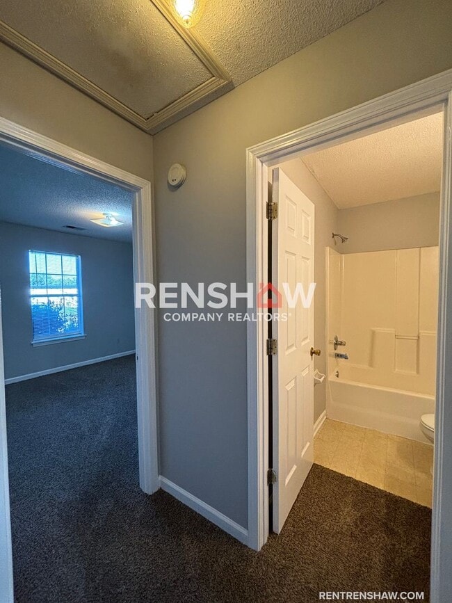 Building Photo - Text the Leasing Team at 901-820-4367 to S...