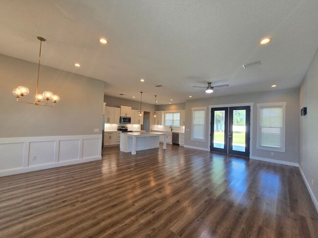 Building Photo - Beautiful 3-Bedroom, 3-Bath Home with Bonu...