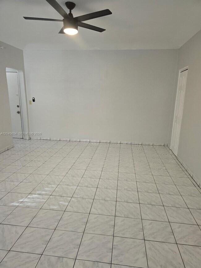 Building Photo - 215 30th St