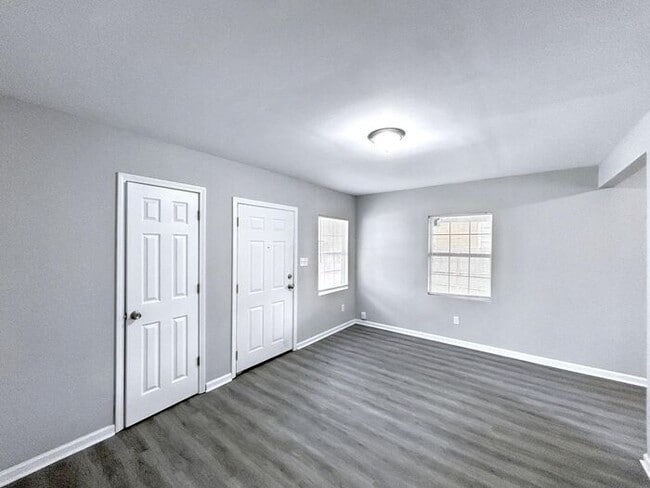 Building Photo - 1861 Coventry Dr