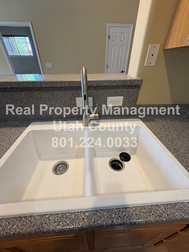 Building Photo - $500 off first months rent! Pemberley HOA Condo, Close to the Clubhouse
