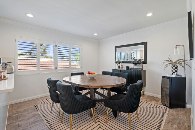 Building Photo - 1825 Caddington Dr