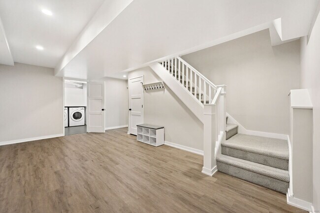 Building Photo - 144 W Norwalk Rd