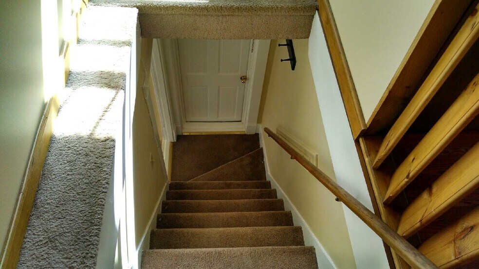 Building Photo - 20 Champlain St