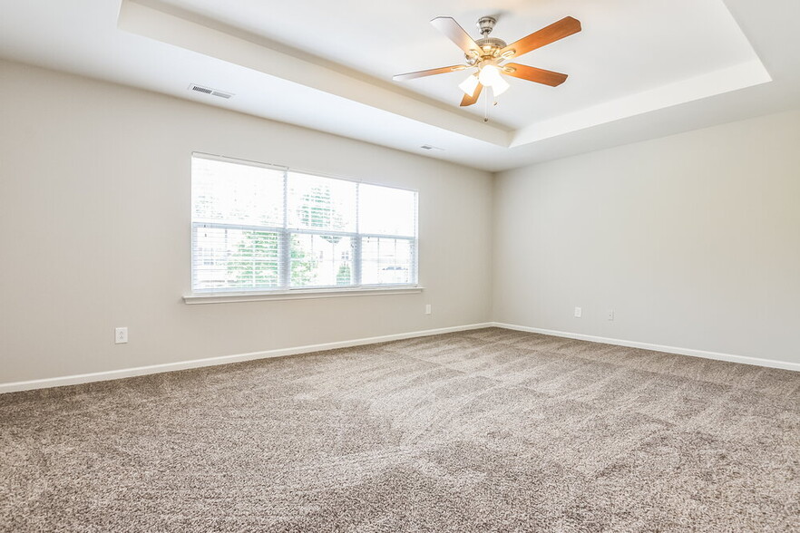 Building Photo - 2017 Sterling Hill Dr