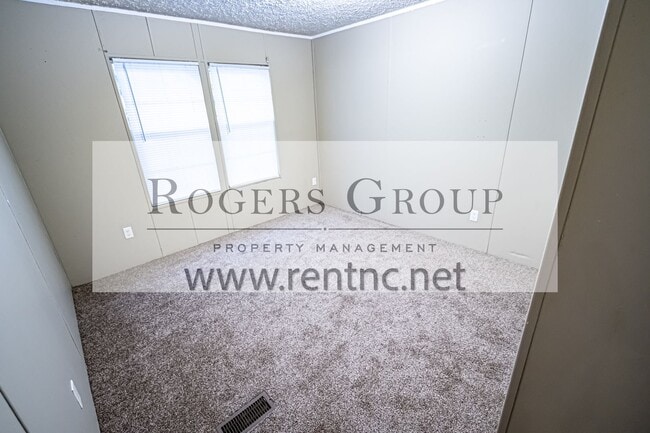 Building Photo - 117 Mallard Ln